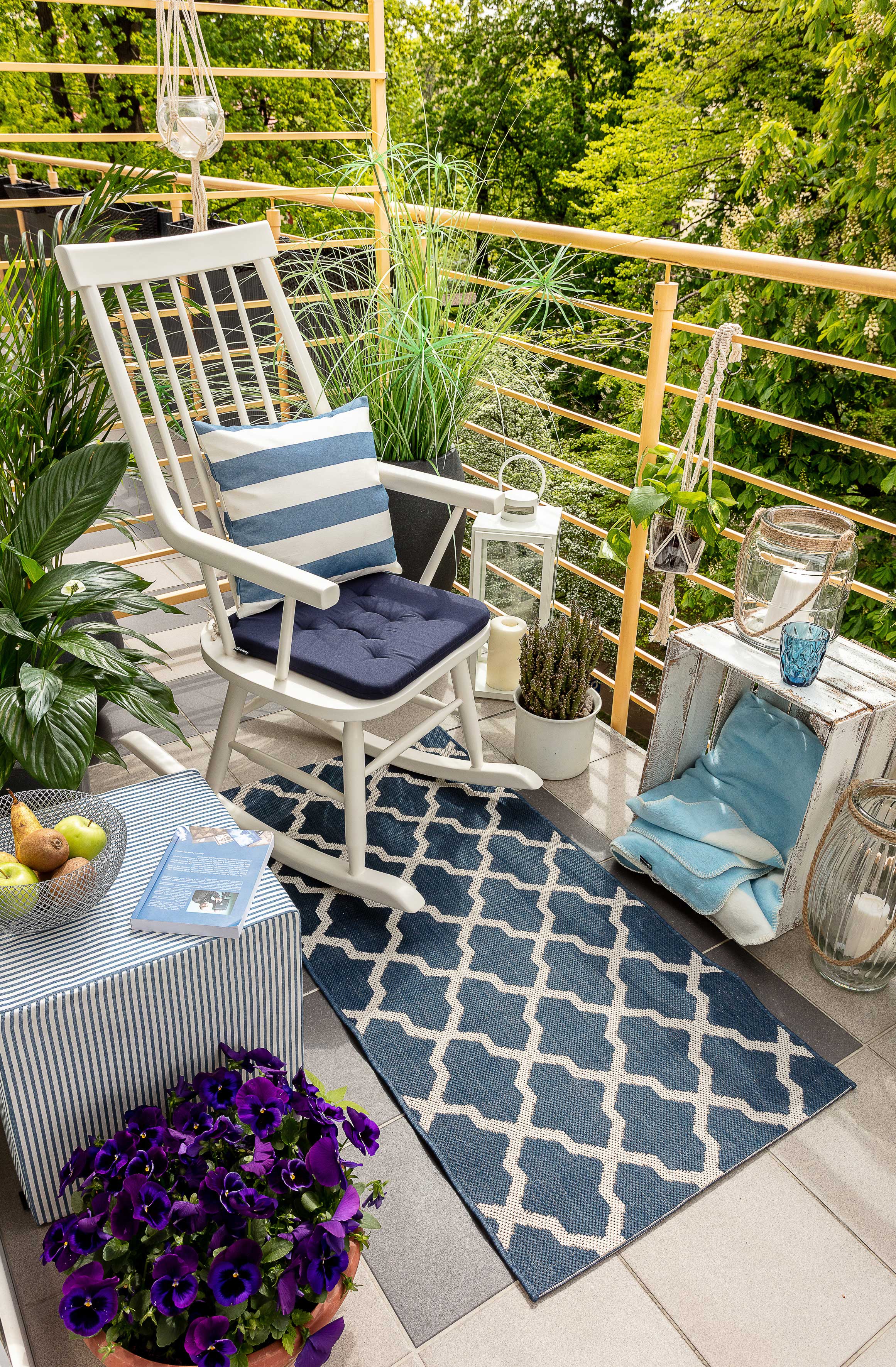 Maritime style balcony