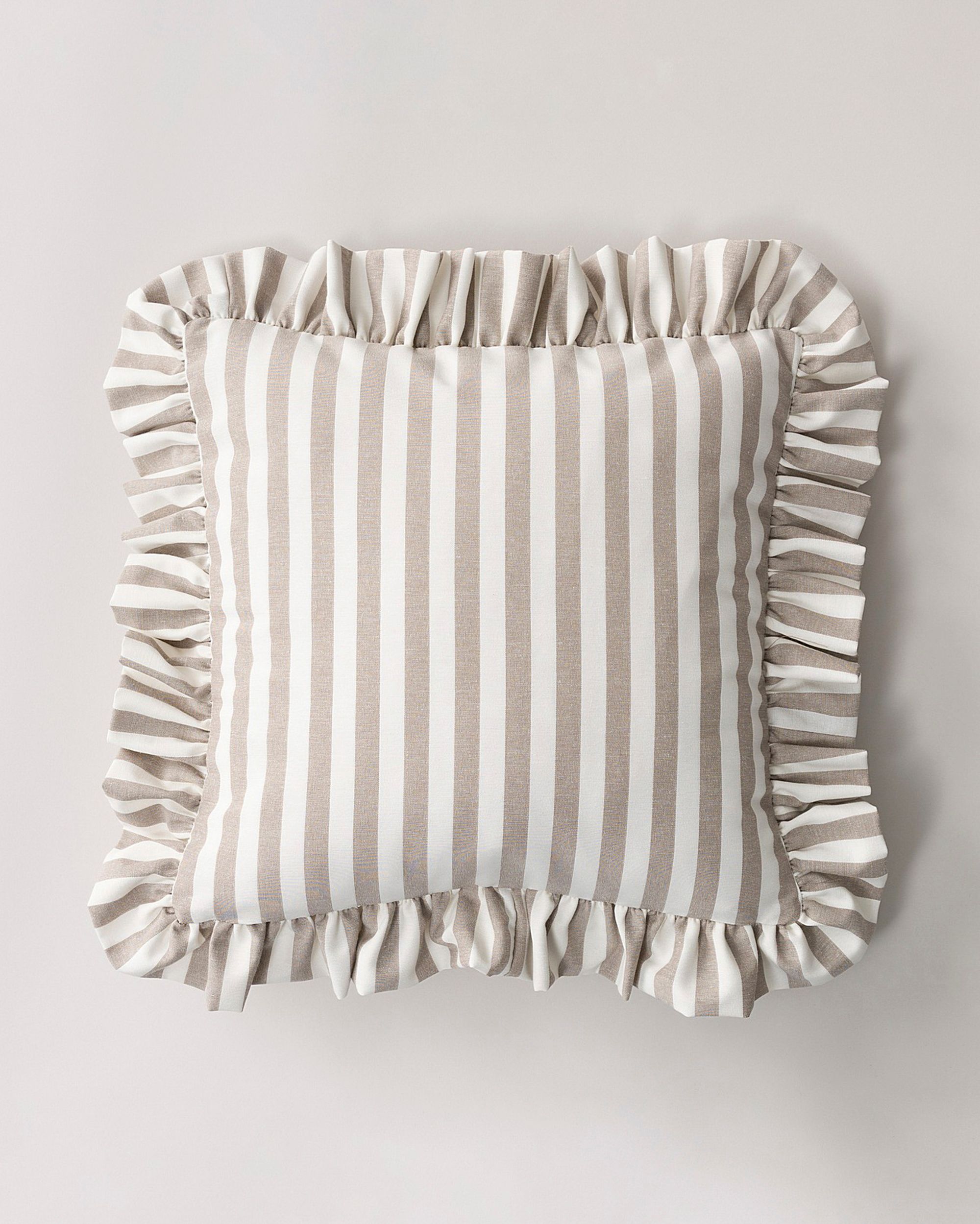 Paula pillowcase with frill product colour beige fabric patterned