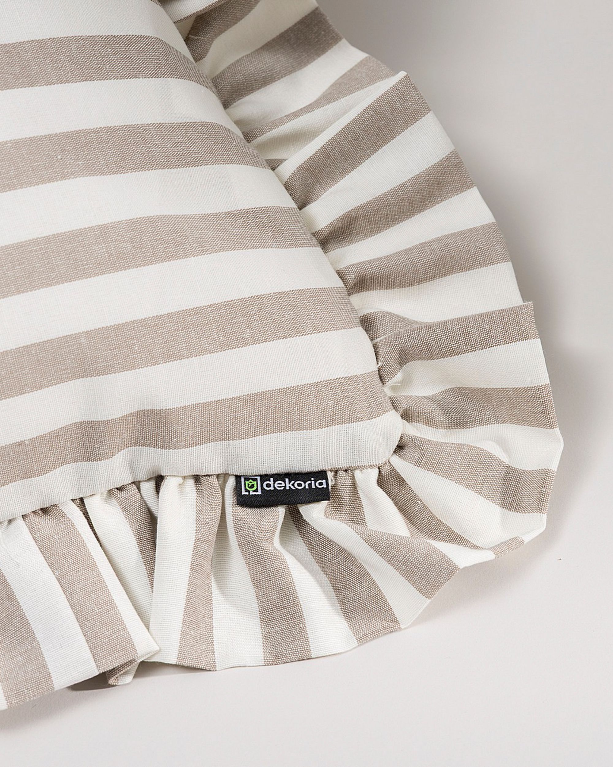 Paula pillowcase with frill product colour beige fabric patterned (hover)