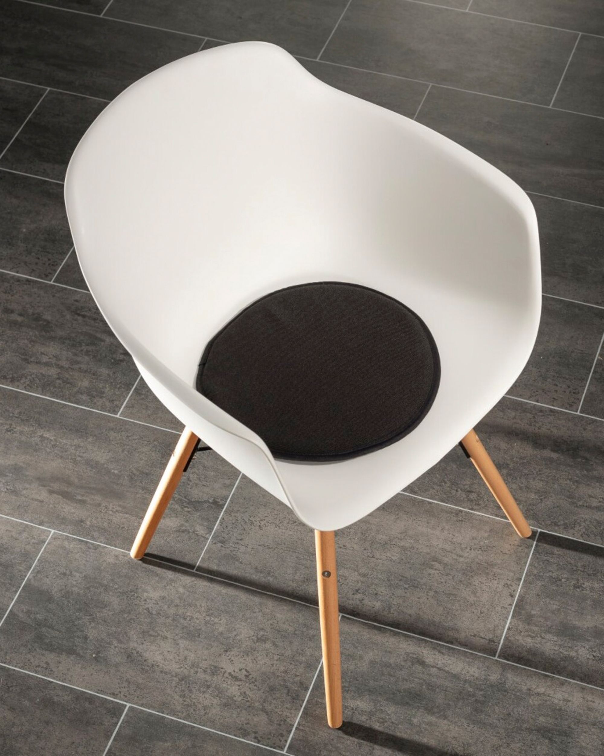 Chair seat cushion Dot black (hover)