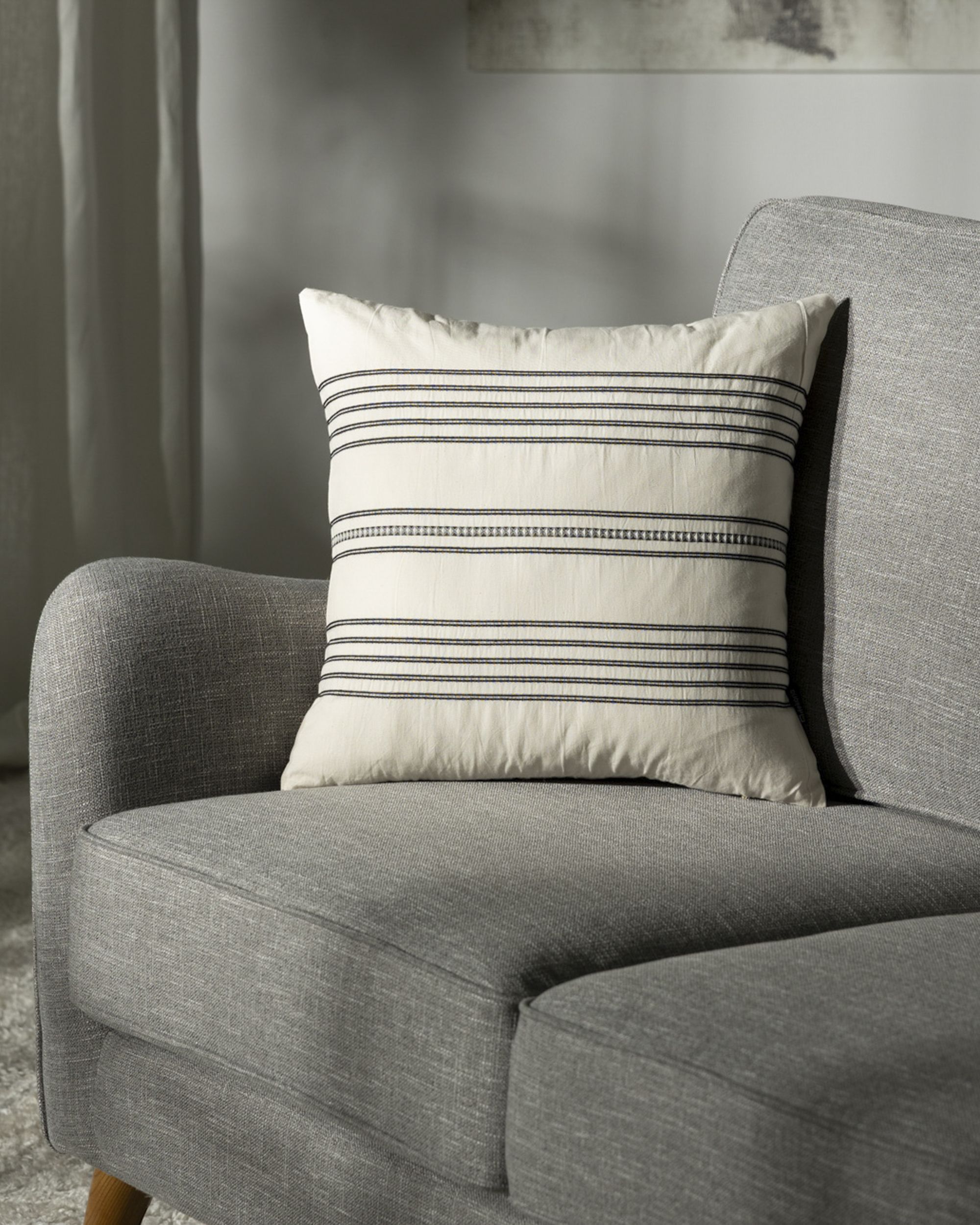 Linea Graphite cushion cover 45x45 cm (hover)