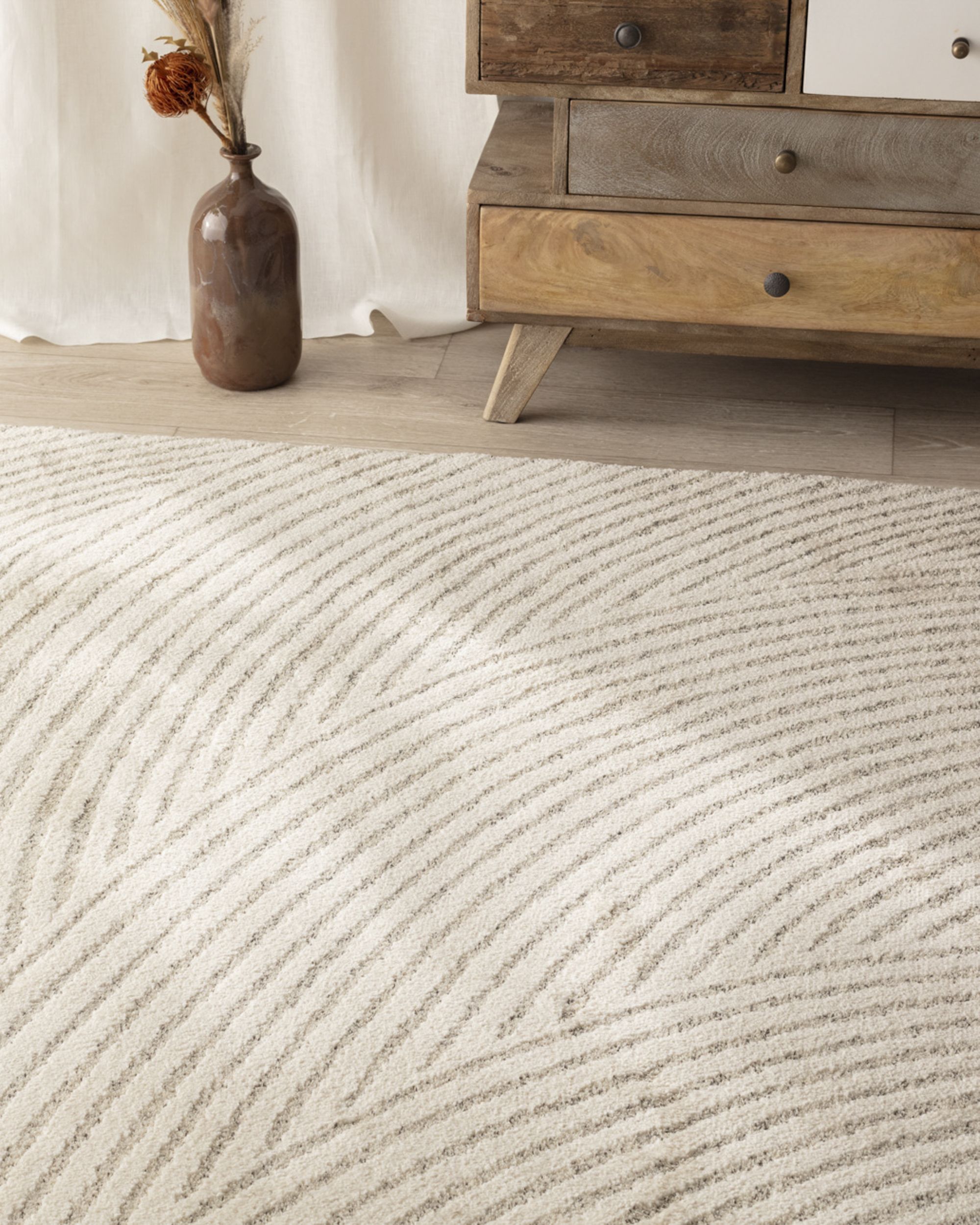 Travero Beige/Cream Rug 160 × 230 cm (hover)