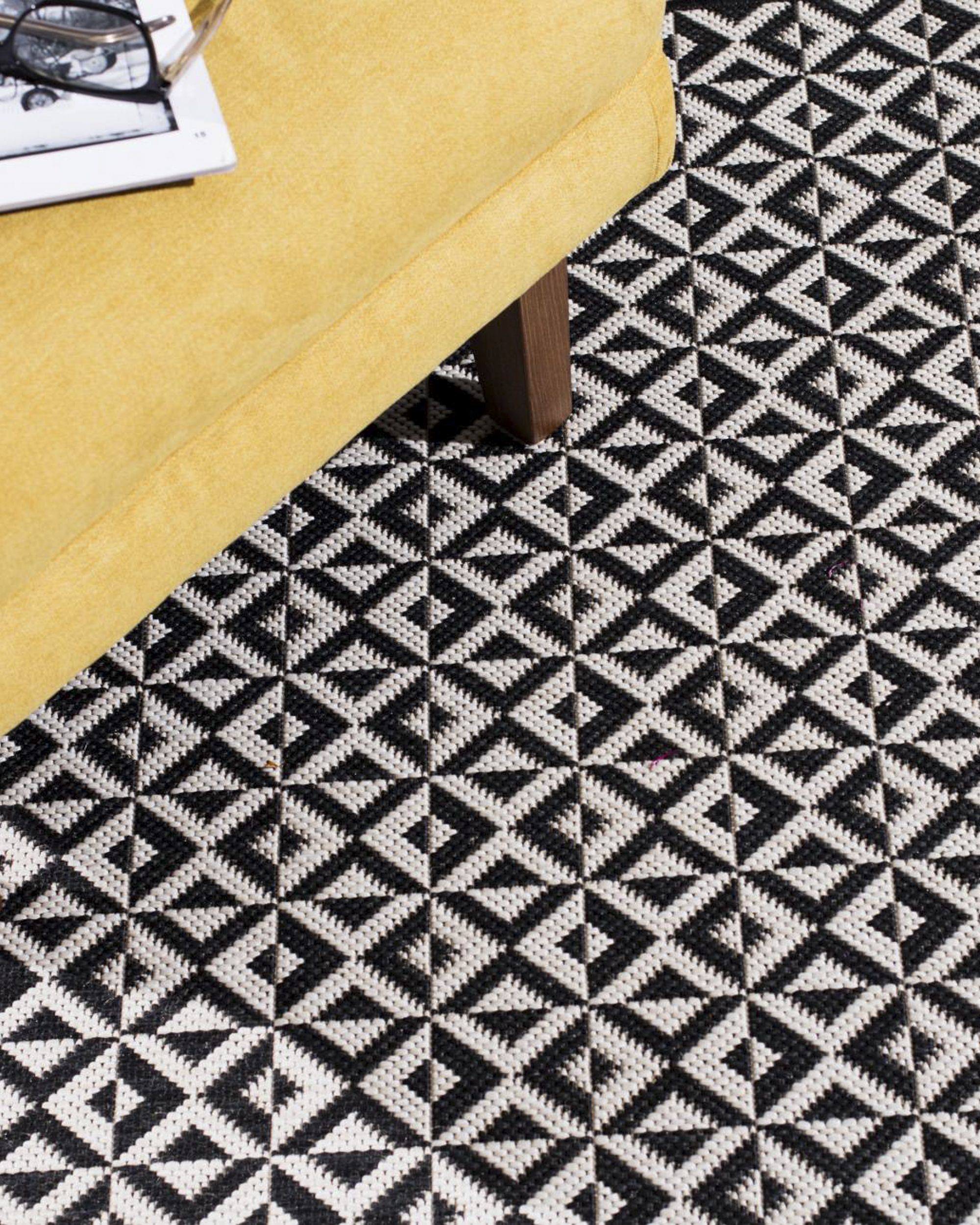 Modern Geometric black/beige 120x170cm rug (hover)