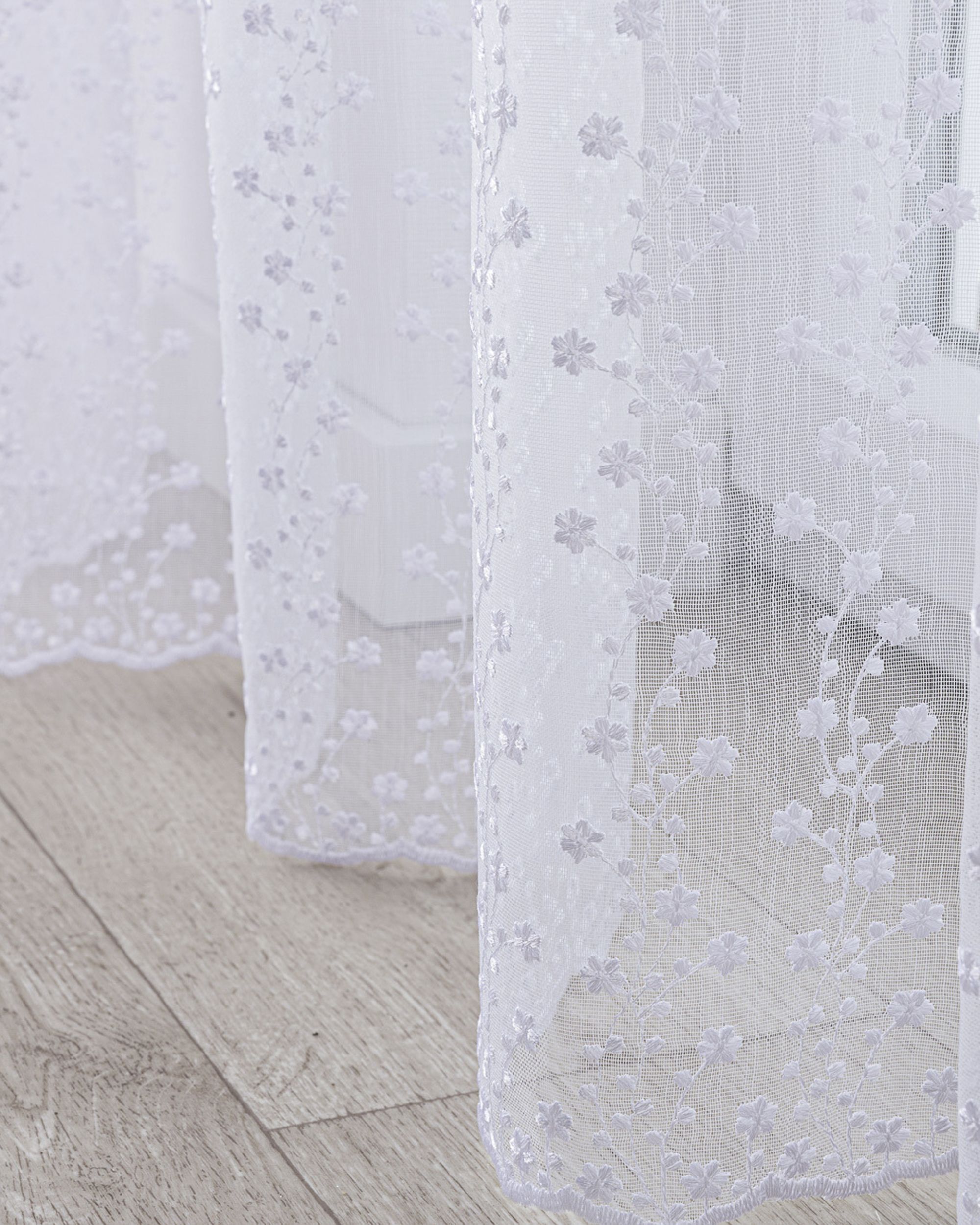 Net curtain with single pinch pleat product colour white fabric semi-sheer, structured, patterned (hover)