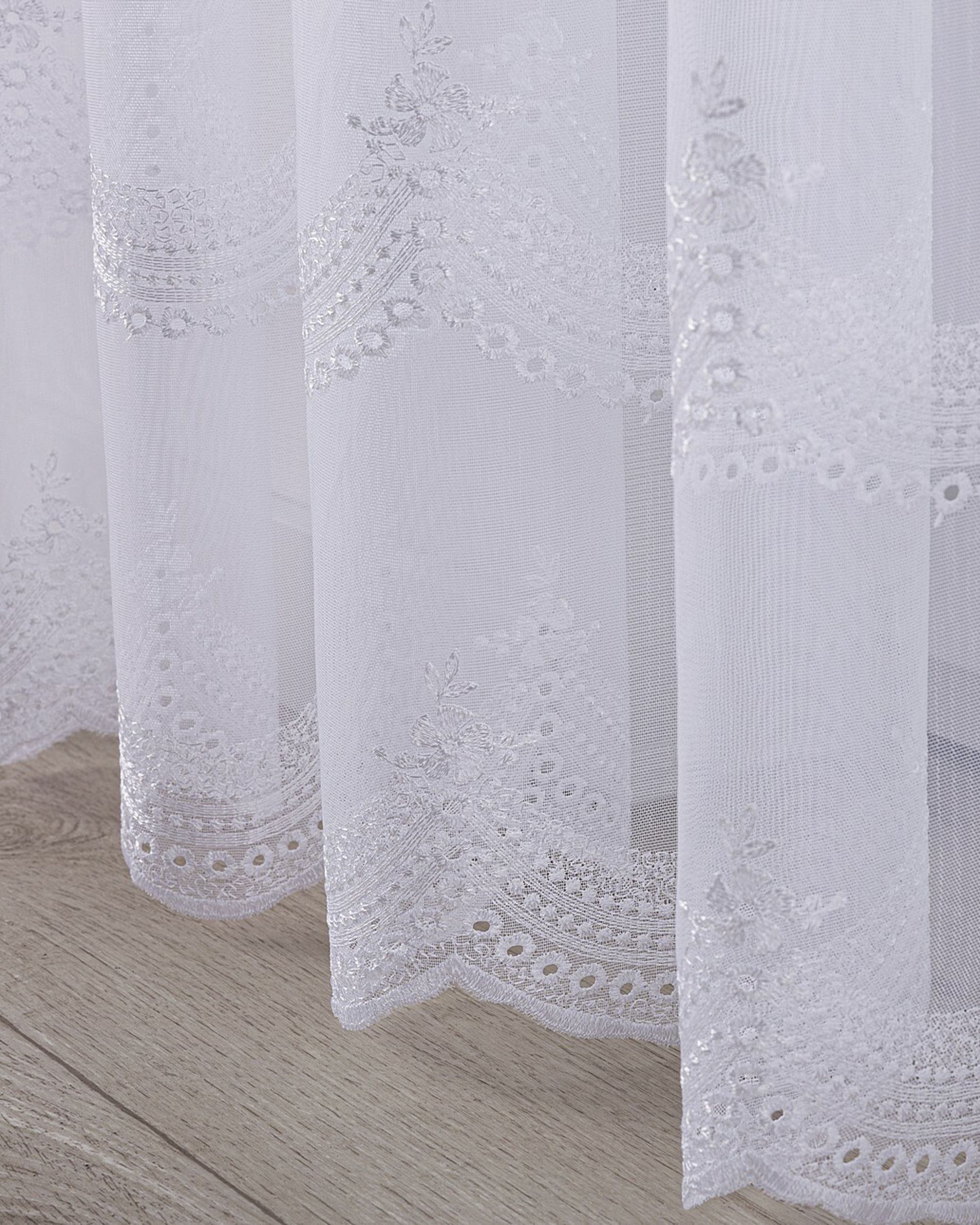 Pencil pleat voile/net curtain product colour white fabric semi-sheer, structured, patterned (hover)