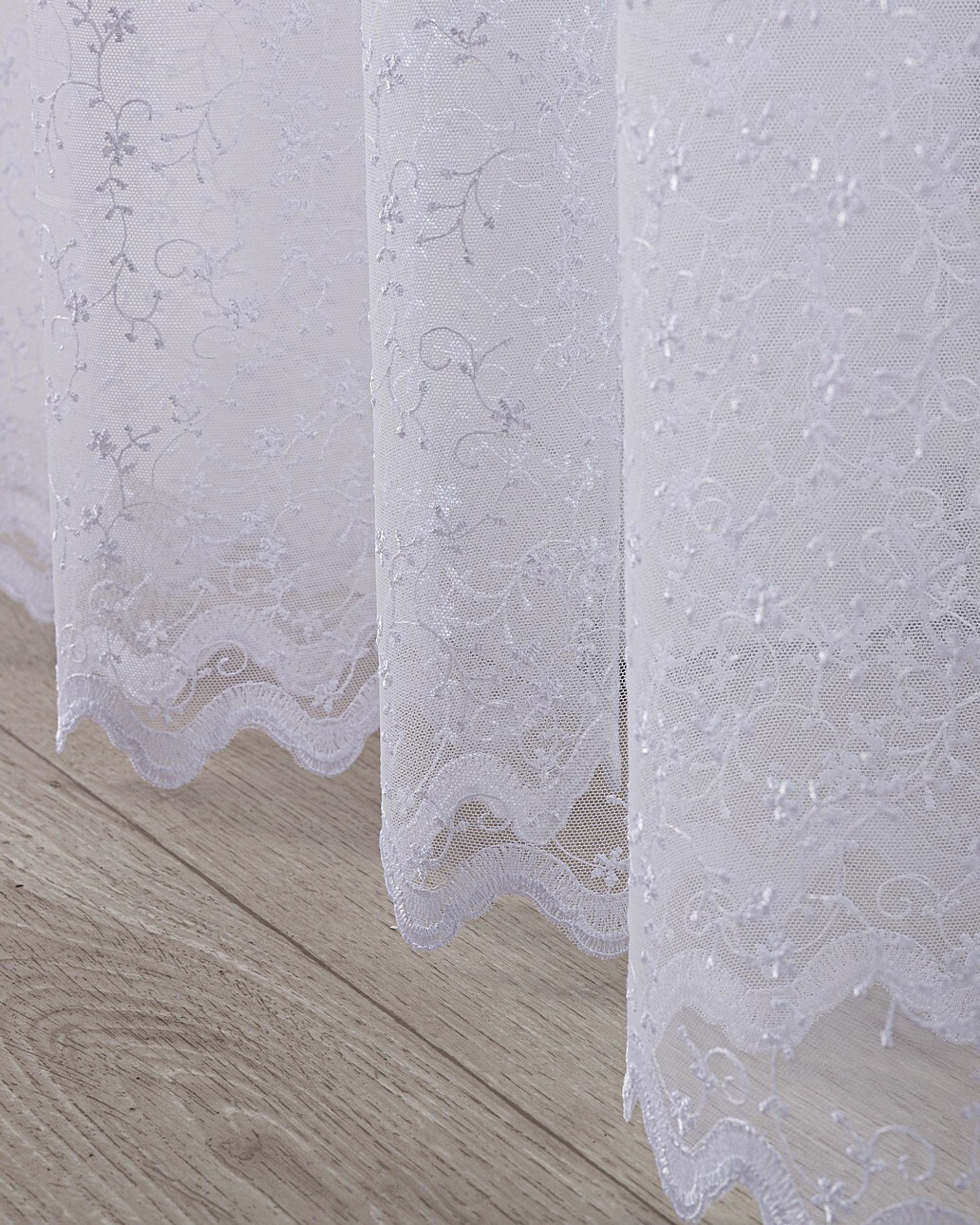 Pencil pleat voile/net curtain product colour white fabric semi-sheer, structured, patterned (hover)