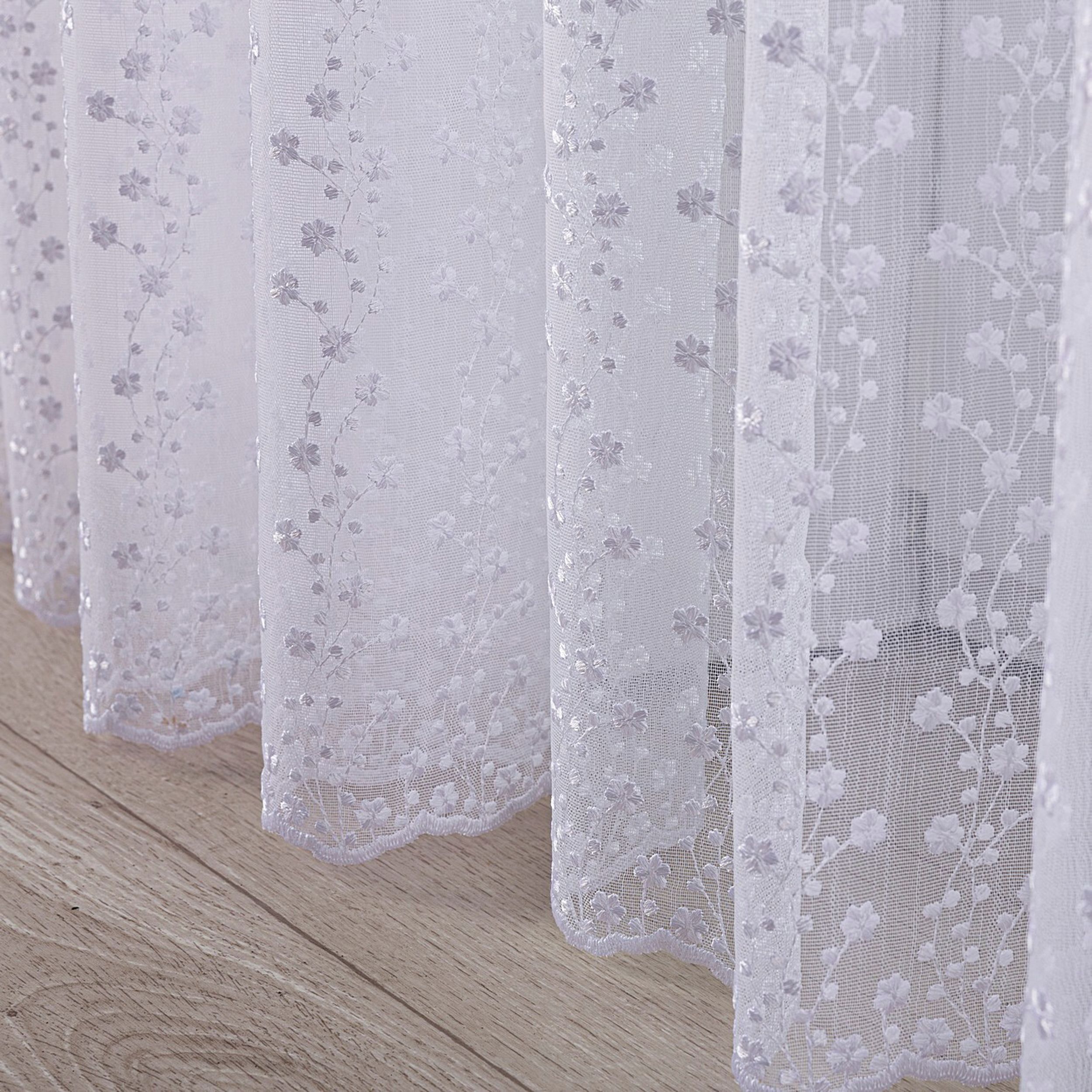 Voiles and Sheers 186-52 white with pattern