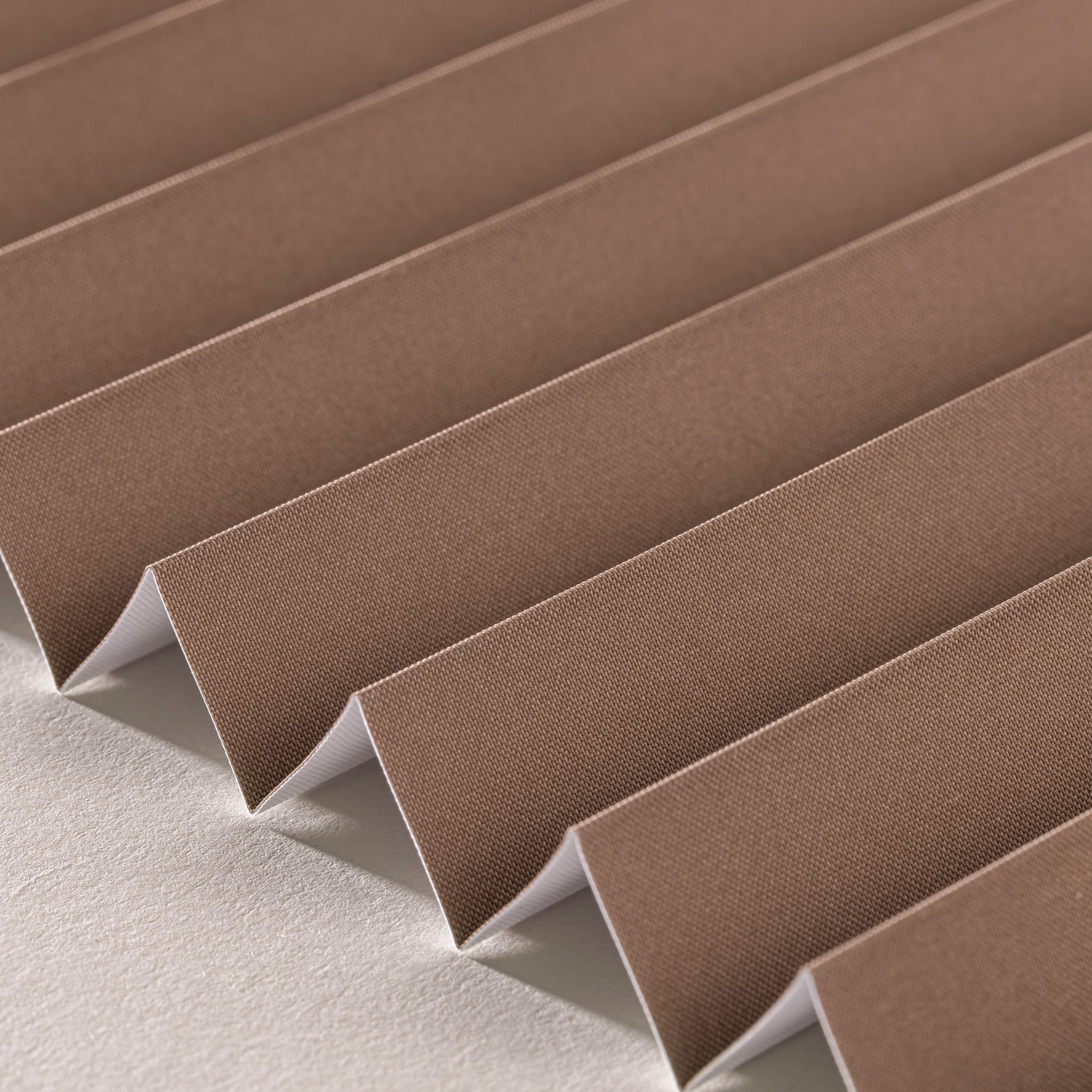 Blackout – Harmonica pleated blinds BLP-106 brown