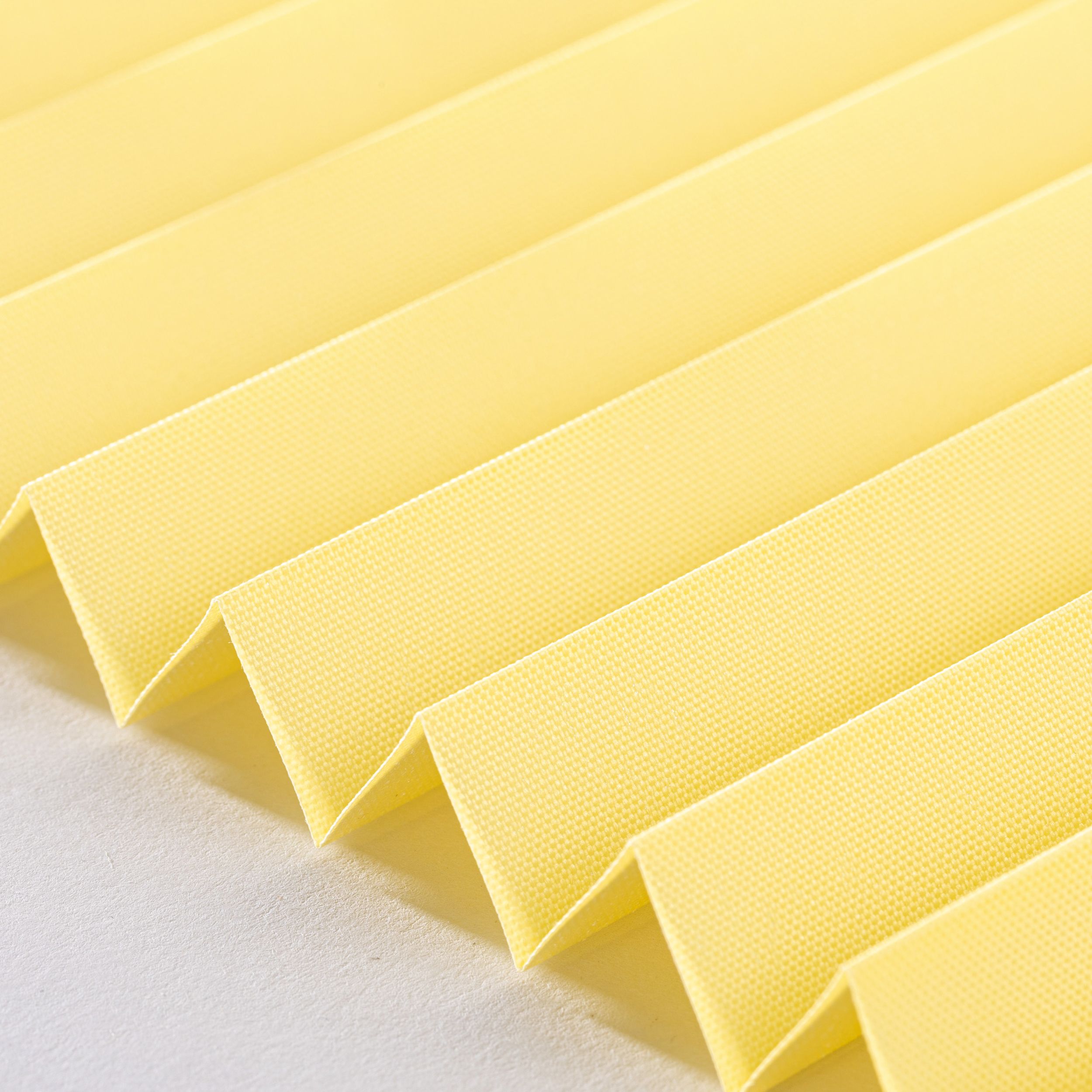 Pearl Basic – Harmonica pleated blinds BP-105 yellow