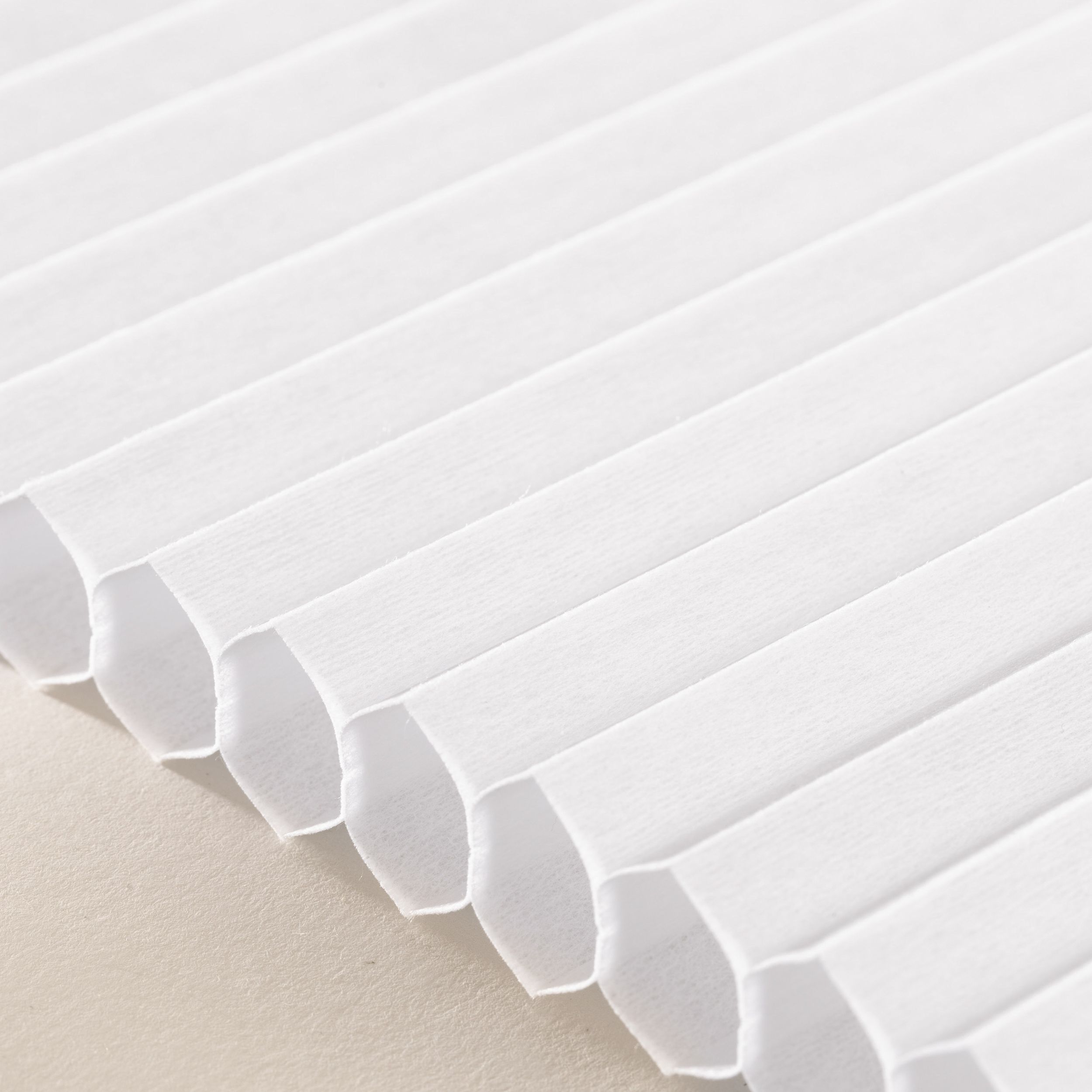 Basic – Honeycomb pleated blinds H-100 white