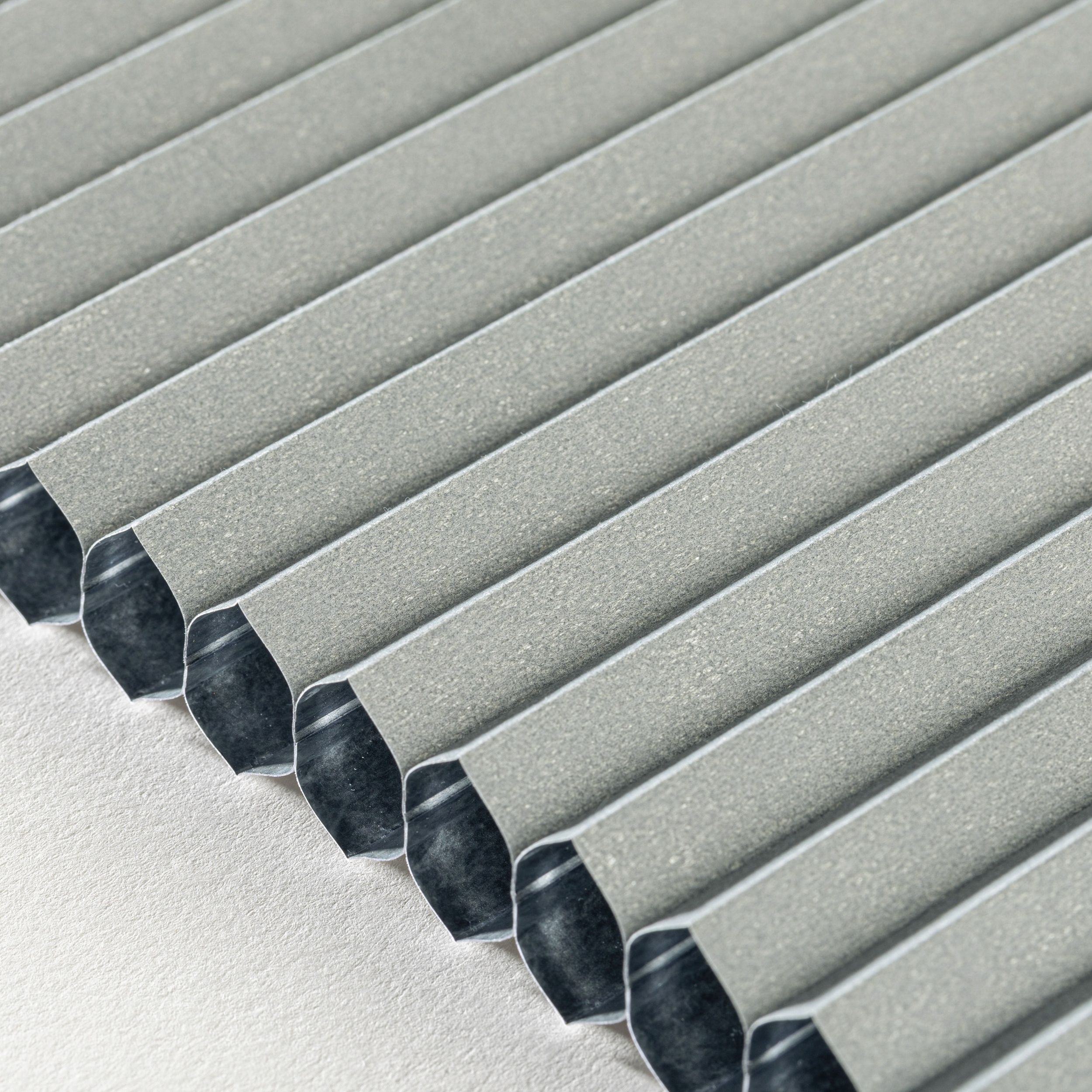 Blackout ALU – Honeycomb pleated blinds HA-107 grey